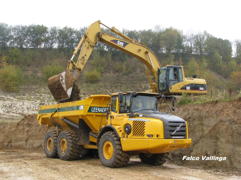 Herschaalde kopie van Volvo A30E Leenaerts 3.jpg