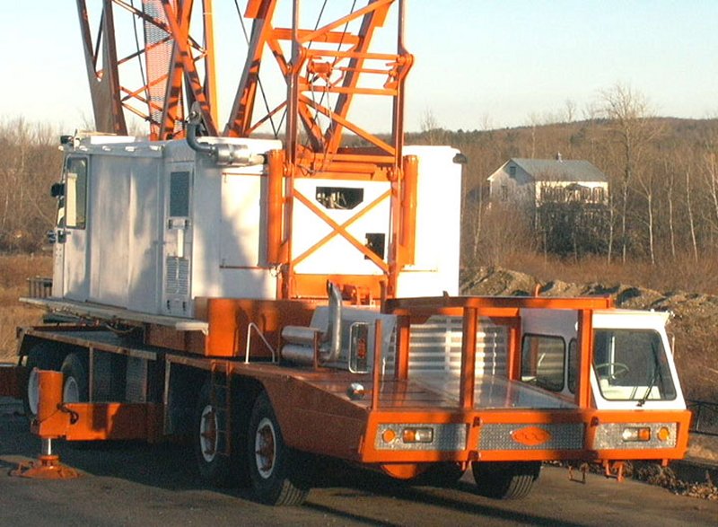 lorain mc790 (90 ton-1974).jpg