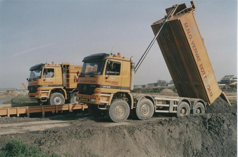 Mercedes 8x8 (Medium).jpg