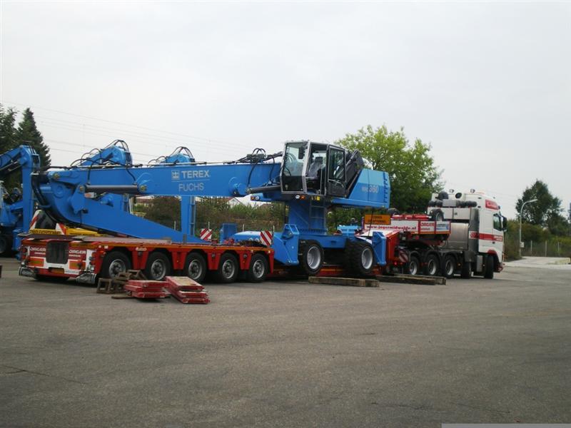 Terex-Fuchs MHL360D op dieplader