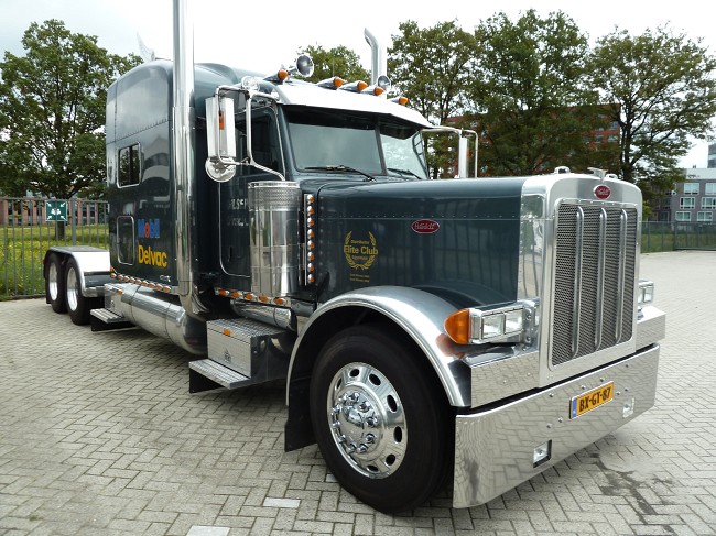 amerikaanse truck 002-border.jpg