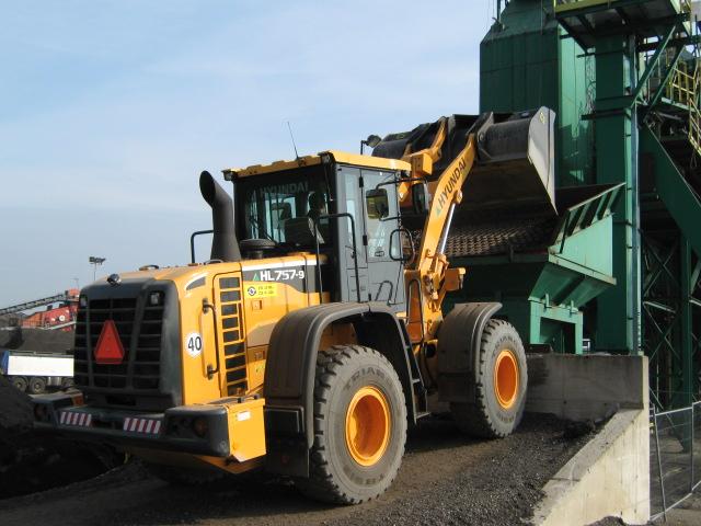 Hyundai HL757-9