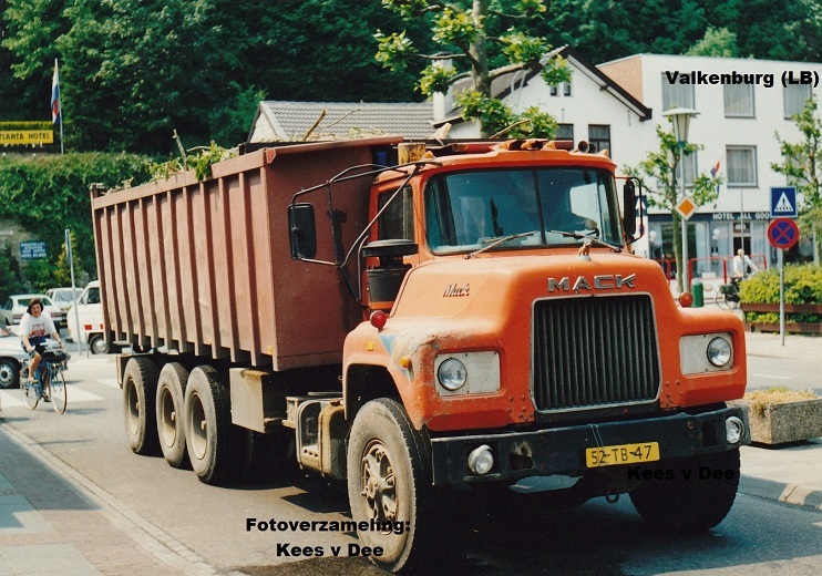 52-TB-47 Mack 8x4 in Valkenburg - naam 800px.jpg