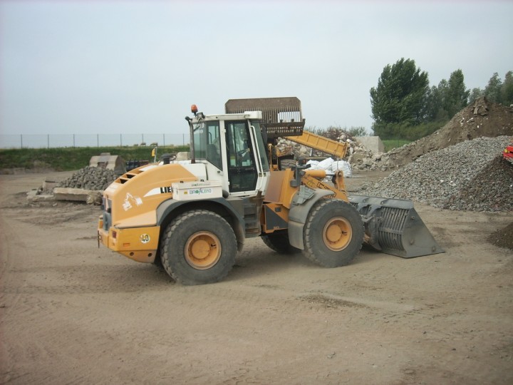 Liebherr L538.jpg