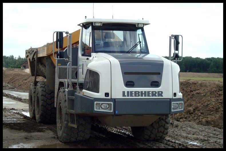 Mvo Liebherr-BorderMaker.jpg