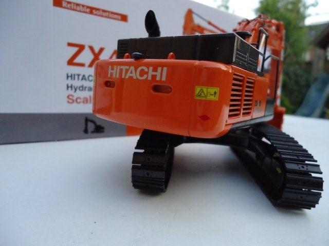 Hitachi ZW 310-5 en ZX 470-5 012.jpg