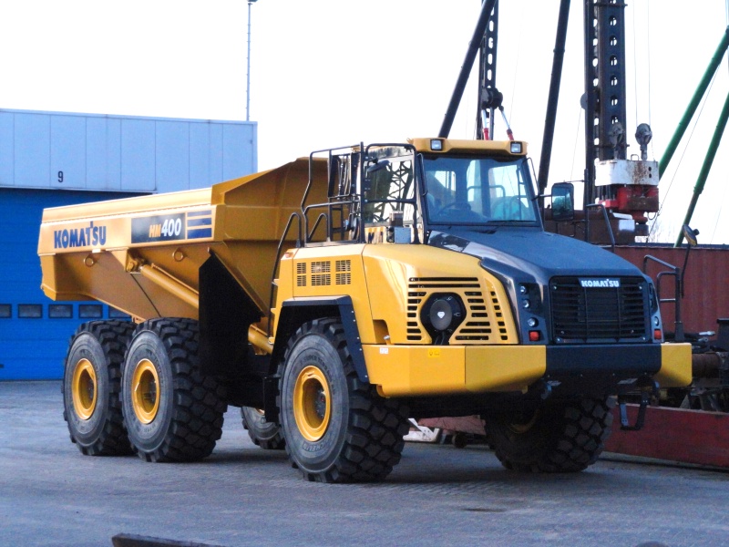 Komatsu HM 400-3 (2).jpg