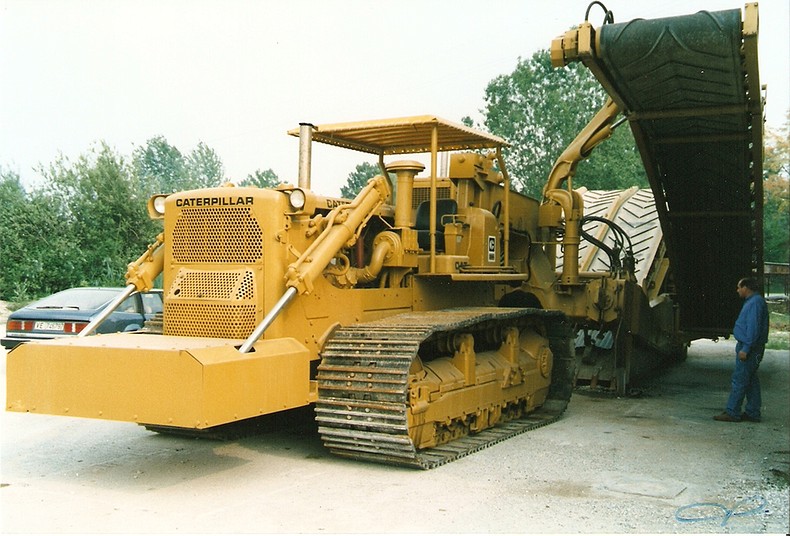 Acco Holland loader.jpg