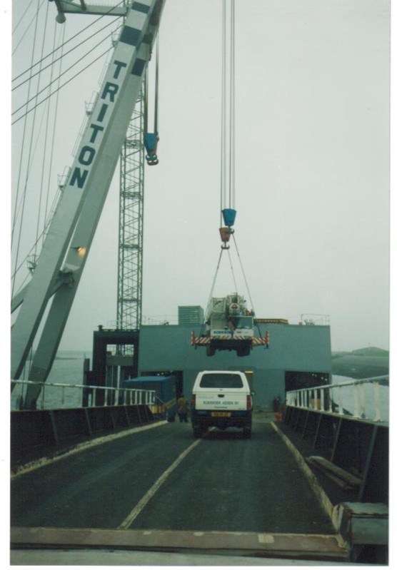 Koekkoek Demag 100 ton Triton Eemshaven a.jpg