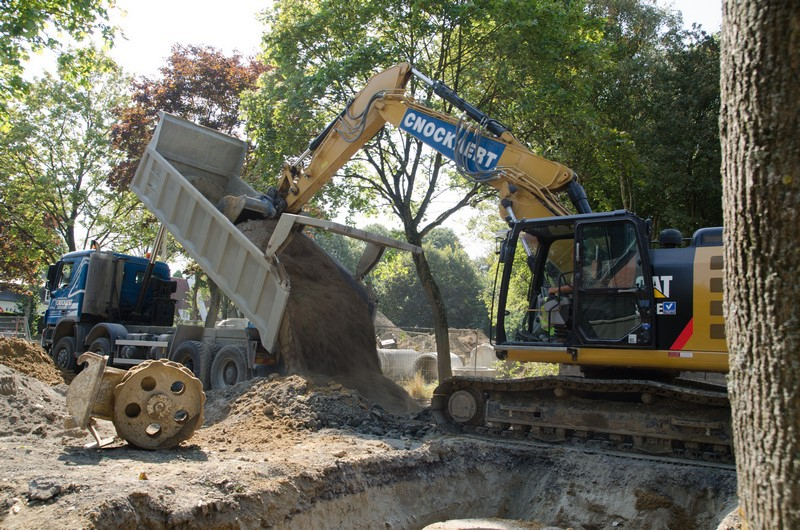 20160914Caterpillar 323 E 2_02.jpg