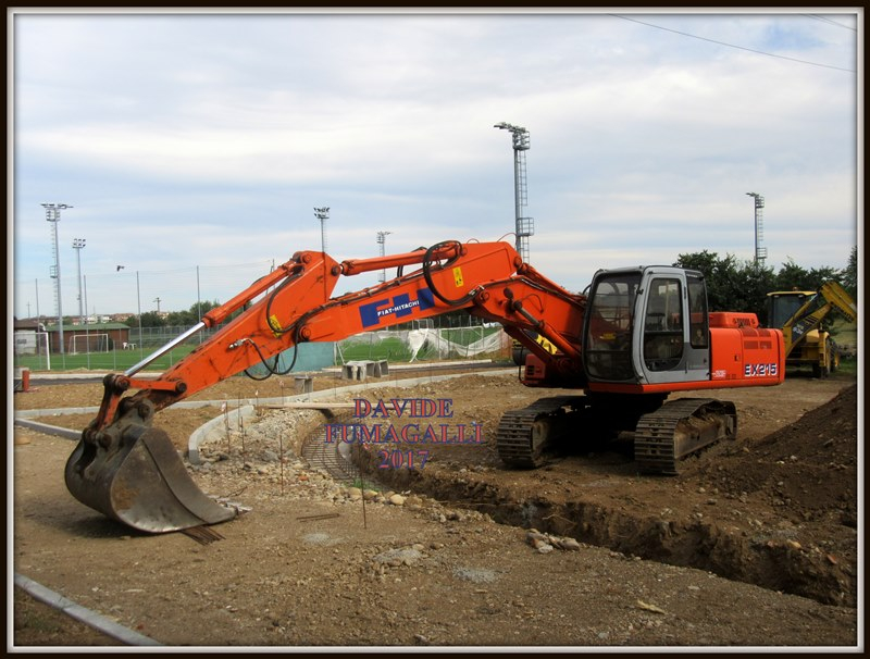 Fiat Hitachi EX215 002.JPG