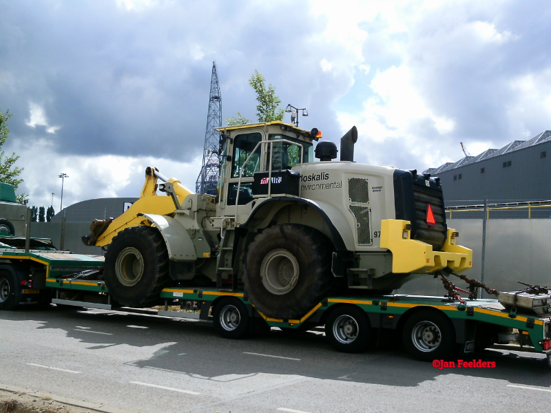 Boskalis Environmental Schiedam , CAT shovel.jpg