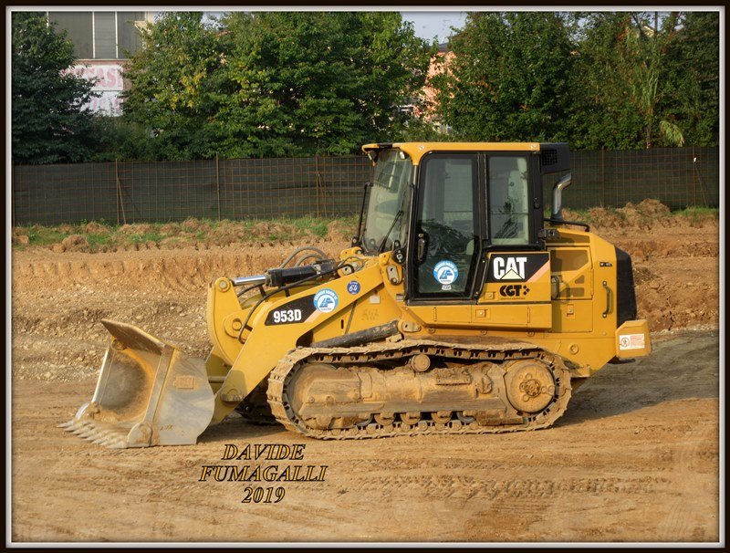 Caterpillar 953D Cozzaglio 001.JPG