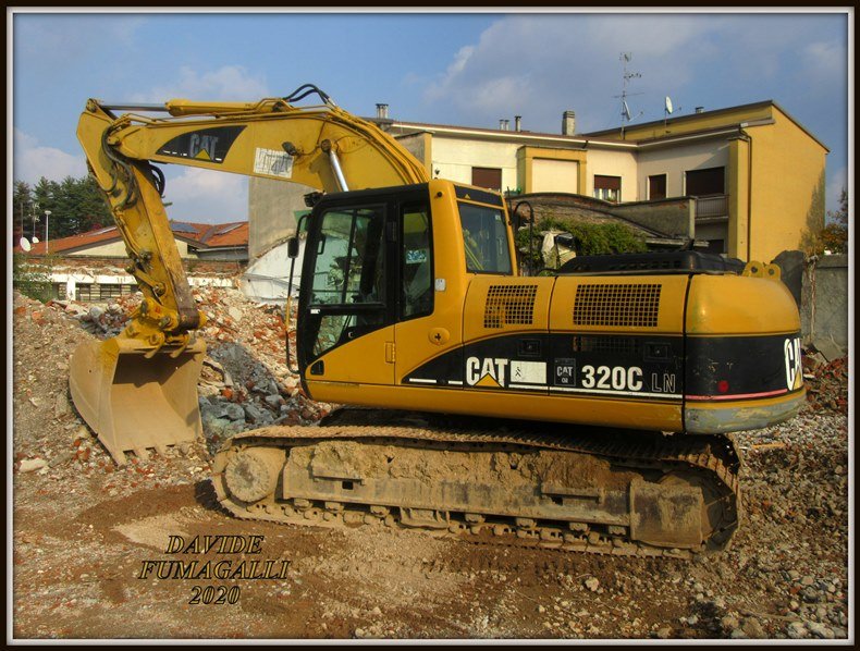 Caterpillar 320C LN Stampini 002.JPG