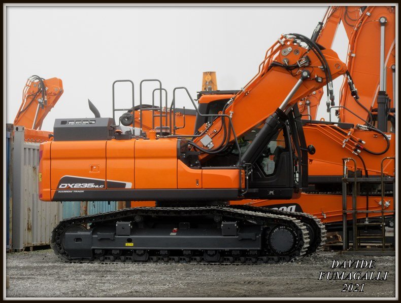 Doosan 235 dem (2).JPG