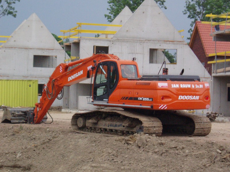 Doosan DX 255 LC.jpg