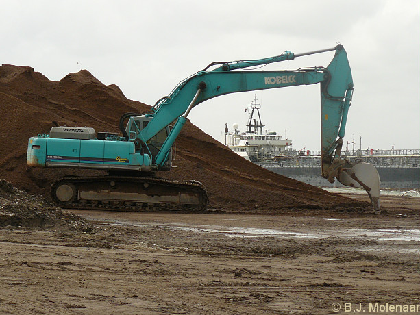 Kobelco SK4801.jpg