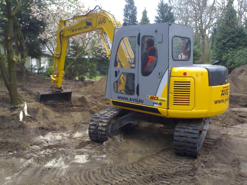 Herschaalde kopie van New Holland E80MSR.jpg