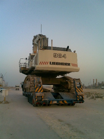 Herschaalde kopie van liebherr 984 op transport.jpg